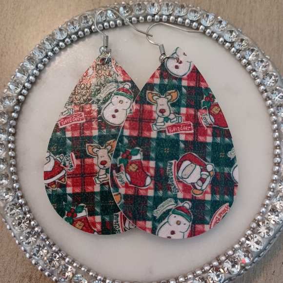 Red Green Plaid Leather Teardrop Santa Snowman Dangle Drop Earrings - Picture 4 of 5